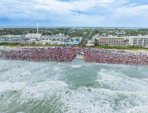 Thousands turn out for 2023 Surfing Santas